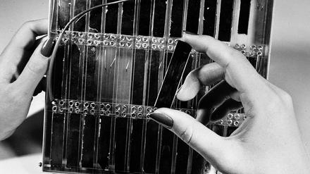 Sehen Sie, wie einfach das ist? Die „Solar Batterie“ der Bell Labs bestand aus zusammengeschalteten Siliziumstreifen.
