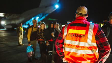Evakuierte aus dem Sudan treffen in Jordanien ein. 