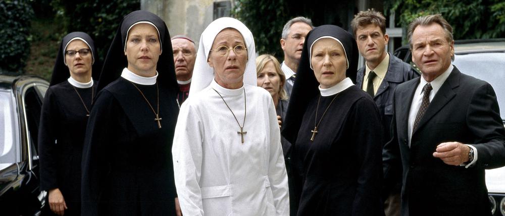 Als Oberin Felicitas Meier in der ARD-Serie „Um Gottes Willen“ wurde Gregorek (Mitte) bekannt.