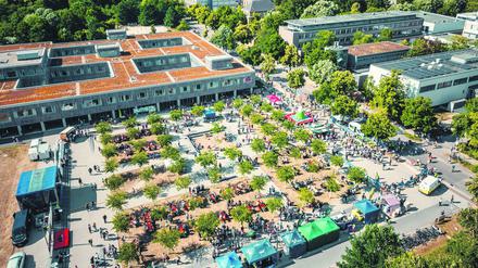 Exzellenter Treffpunkt: Der Campus der Freien Universität, hier beim Sommerfest und Campus Run 2022.