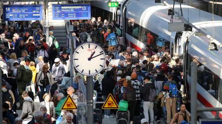 Neue Warnstreiks bei der Bahn drohen.