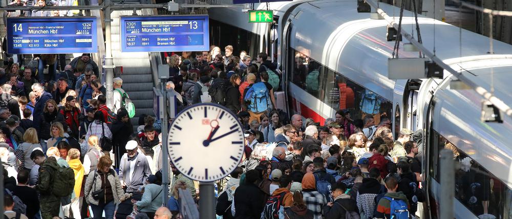 Neue Warnstreiks bei der Bahn drohen.
