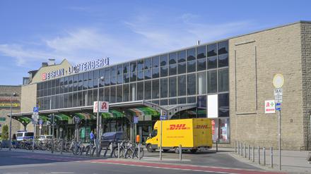 Bahnhof Lichtenberg, Weitlingstraße, Lichtenberg, Berlin, Deutschland *** Station Lichtenberg, Weitlingstraße, Lichtenberg, Berlin, Germany 