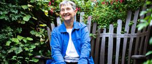 Frances Morris im Garten der Tate Modern.