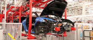 Blick in die Tesla-Fabrik in Brandenburg