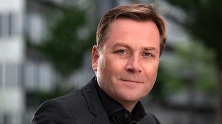 Prof. Oliver Günther fotografiert von Ernst Kaczynski (ZIM) an der Universität Potsdam in Golm. 2021