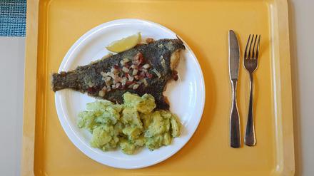 Scholle Finkenwerder Art mit Kartoffelsalat