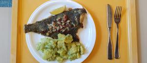 Scholle Finkenwerder Art mit Kartoffelsalat