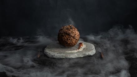 Im „Nemo Science Museum“ in Amsterdam wurde die erste Boulette aus „Mammut-Fleisch“ (seit 10.000 Jahren) vorgestellt, im Labor produziert von der australischen Laborfleisch-Firma „Vow“ und einem Team der Universität Queensland. 
