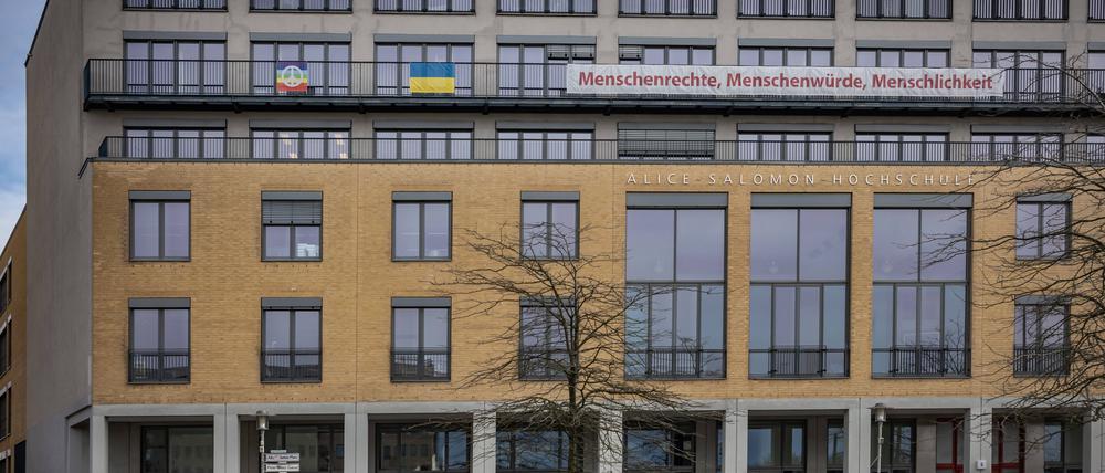 Die Alice-Salomon-Hochschule in Hellersdorf. Künftig wollen sich Studierende jeden Montag treffen, um neue Aktionen zu planen.
