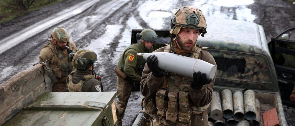 Ukrainische Soldaten in Bachmut.
