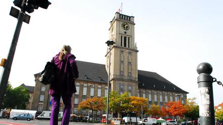 Blick in die Belziger Straße in Berlin-Schöneberg, aufgenommen am 8. Oktober 2010 für die Straßenserie "Lebensadern" auf der Berlin-Kultur. Im Bild: das Rathaus Schöneberg, Sitz vom Bezirksamt; Bezirksrathaus. Foto: Kitty Kleist-Heinrich