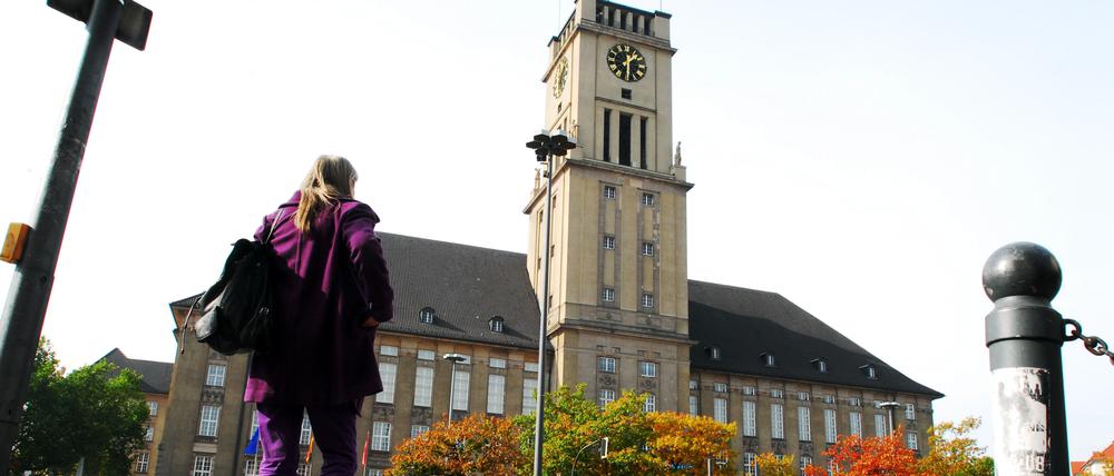 Blick in die Belziger Straße in Berlin-Schöneberg, aufgenommen am 8. Oktober 2010 für die Straßenserie "Lebensadern" auf der Berlin-Kultur. Im Bild: das Rathaus Schöneberg, Sitz vom Bezirksamt; Bezirksrathaus. Foto: Kitty Kleist-Heinrich