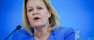 Nancy Faeser (SPD) hält auch die geisten Brandstifter des Rechtsextremismus für gefährlich. 