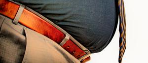 Bild ohne Kopf. Fotos von Übergewichtigen in den Medien zeigen oft entpersonalisierte Körperformen. „Aber dahinter stecken Menschen“, sagt Natalie Rosenke. 