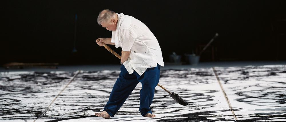 Yahon Chang während seiner Performance „Ode to Life“ im Jahr 2022.