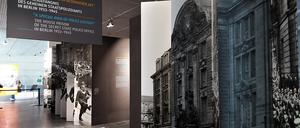 SS-Parade und Spielmannszug vor der Gestapo-Zentrale: Blick in die Ausstellung. 