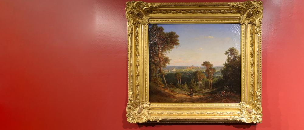 Förderverein des Potsdam-Museums finanziert Restaurierung einer bedeutenden Potsdam-Vedute Museumskonservator Oliver Max Wenske informiert über die aufwendige Restaurierung des Gemäldes "Blick auf das Neue Palais über Eiche vom Ehrenpfortenberg" (1862) von Karl Ferdinand Adolf Kießling.