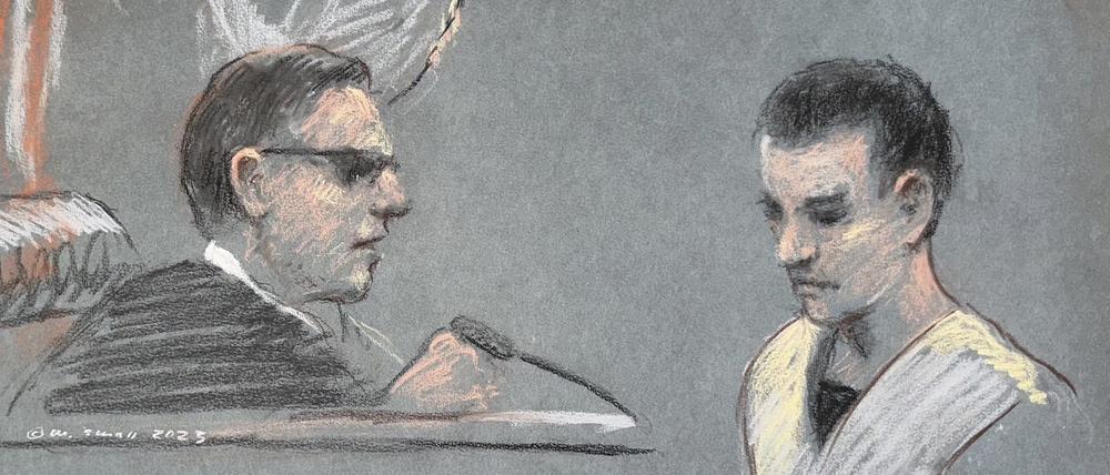 Diese Gerichtszeichnung zeigt Jack Teixeira (r) vor dem U.S. District Court in Boston.