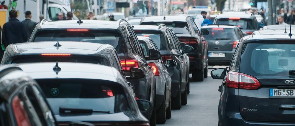 Der Verkehr wird nach aktueller Prognose allein in diesem Jahrzehnt noch mehr als 1100 Millionen Tonnen Treibhausgase verursachen.