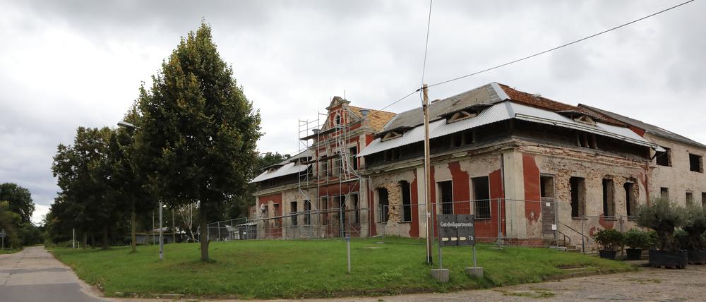 Ehemaliges Gutshaus in Satzkorn vor der Sanierung. 