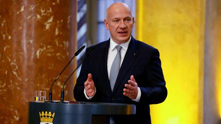 Kai Wegner, leader of the regional conservative Christian Democratic Union (CDU) and new Mayor of Berlin, delivers a speech during a handover ceremony at the Red City Hall (Rotes Rathaus) in Berlin on April 27, 2023. - Berlin is set to get its first conservative mayor in more than two decades after the city's Christian Democrats (CDU) presented a coalition agreement with the Social Democrats (SPD). The conservatives topped the polls in a rerun election in February 2023 after the chaotic initial vote in 2021 was found not to meet basic procedural standards. (Photo by Odd ANDERSEN / AFP)