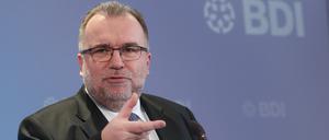 Siegfried Russwurm, Präsident vom Bundesverband der Deutschen Industrie (BDI), spricht auf einer Pressekonferenz.