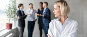 Wer als Frau einen Fall von Sexismus oder Machtmissbrauch eines Kollegen oder Vorgesetzten meldet, riskiert oft weiter ausgegrenzt zu werden. Viele Opfer wechseln in einen schlechter bezahlten Job, zeigen Zahlen aus Schweden.