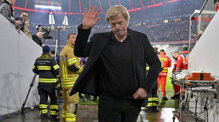 Oliver Kahn könnte sich schon im Sommer endgültig vom FC Bayern verabschieden müssen.