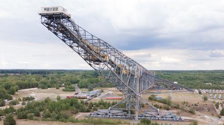 Die ehemalige Abraumförderbrücke des Besucherbergwerk F60 im ehemaligen Braunkohletagebau Klettwitz-Nord. (