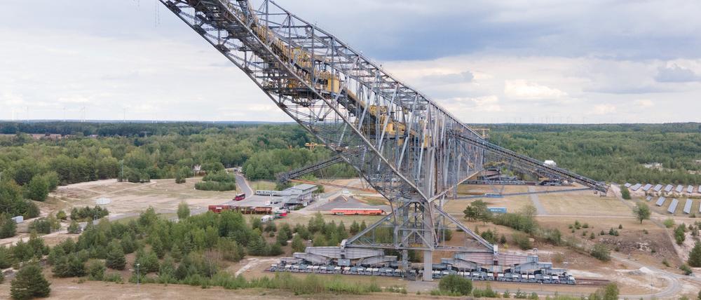 Die ehemalige Abraumförderbrücke des Besucherbergwerk F60 im ehemaligen Braunkohletagebau Klettwitz-Nord. (