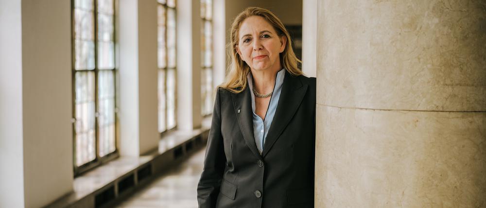 Barbara Slowik ist eine deutsche Verwaltungsjuristin und politische Beamtin. Sie ist seit dem 10. April 2018 die Polizeipräsidentin in Berlin.