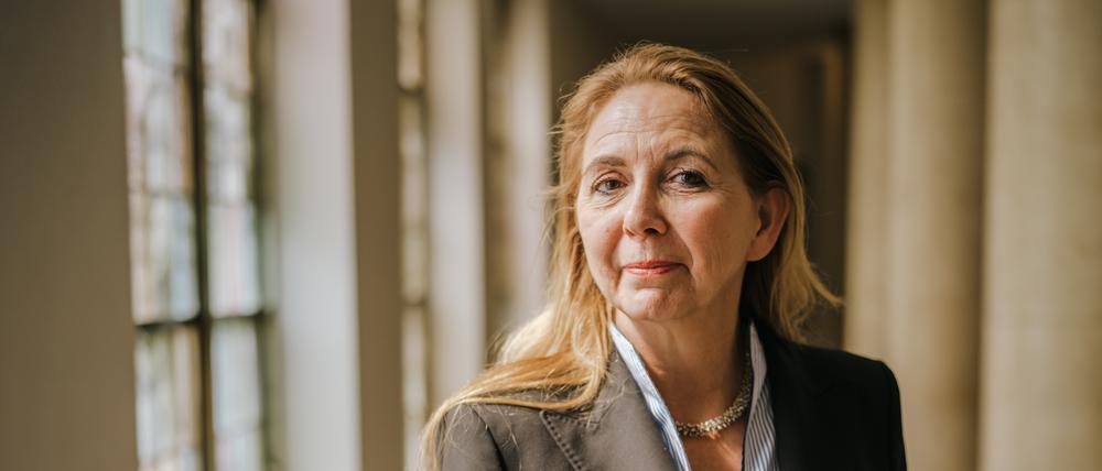 Barbara Slowik ist eine deutsche Verwaltungsjuristin und politische Beamtin. Sie ist seit dem 10. April 2018 die Polizeipräsidentin in Berlin.