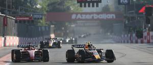 Sergio Perez (r.) konnte in der WM-Wertung ein paar Zähler auf Max Verstappen gut machen.