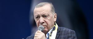 Recep Tayyip Erdogan, Präsident der Türkei, spricht während einer Wahlkampfveranstaltung.