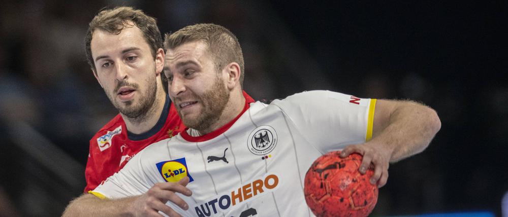 Die deutsche Mannschaft um Lukas Mertens besiegte Spanien 32:31.