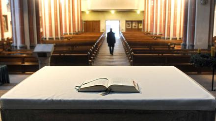 In Berlin muss man der Kirche weiterhin analog den Rücken kehren, wenn man austreten möchte.