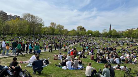 Auch im Görlitzer Park genossen viele die Sonne.