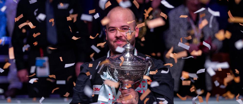 Luca Brecel nach dem Sieg im Crucible Theatre.