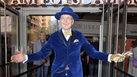 Günther Krabbenhöft bei der Premiere des Theaterstücks 'Stolz und Vorurteil *oder so' in der Komödie am Kurfürstendamm im Theater am Potsdamer Platz. Berlin, 23.04.2023