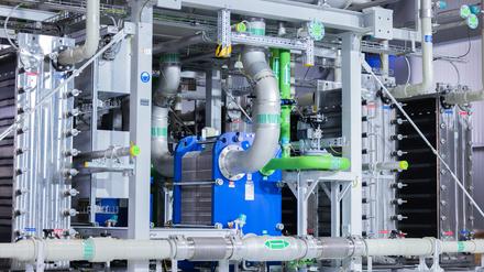 Elektrolyseur für die Herstellung von grünem Wasserstoff bei Air Liquide.