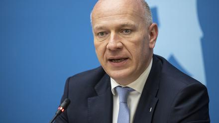 Berlins Regierungschef Kai Wegner (CDU) verkündete am Dienstag die Korrektur des eigenen Beschlusses.
