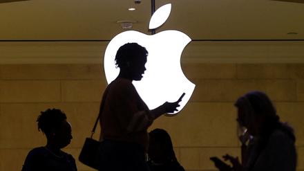 Seit April bietet der Tech-Konzern Apple ein Hochzinskonto an − Kunden erhalten auf ihr Sparkonto Zinsen in Höhe von 4,15 Prozent pro Jahr.
