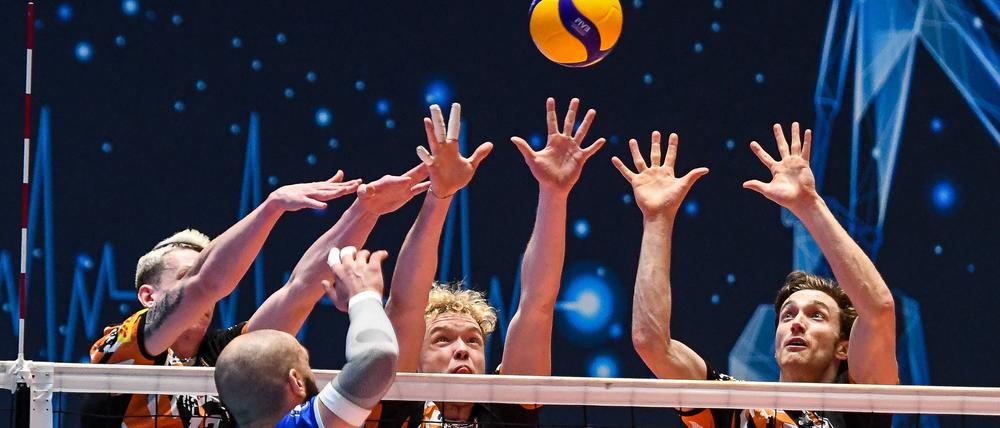Die Teams rechnen mit einem spannungsreichen Duell.