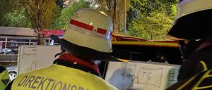 Bei einem Wohnungsbrand in einem Münchner Hochhaus sind in der Nacht zu Mittwoch 22 Menschen verletzt worden. 