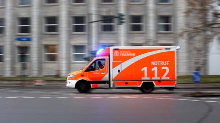 Die Feuerwehr unterwegs zu einem Einsatz.  