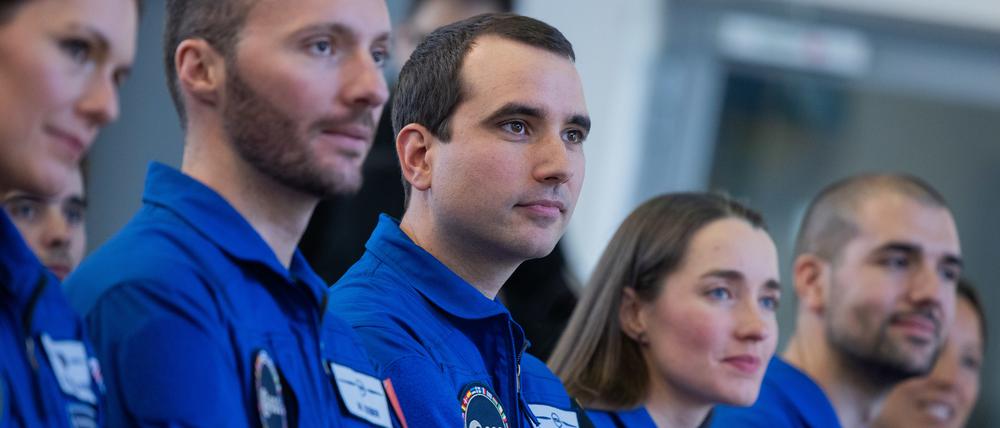 Die angehenden Astronautinnen und Astronauten der ESA treten ihren Dienst im Europäischen Astronautenzentrum an und durchlaufen anspruchsvolle Trainings gemäß den Vorgaben der Partner der Internationalen Raumstation ISS.