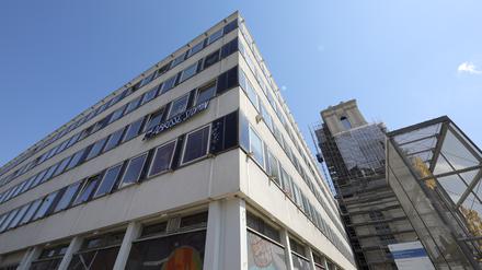 Der Garnisonkirchturm - und links daneben das Kunst- und Kreativhaus Rechenzentrum.