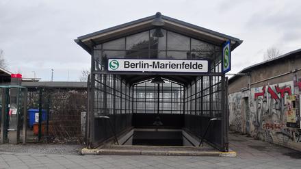 Berlin, S-Bahn, S-Bahnhof Marienfelde der in Zukunft verändert bzw. umgebaut werden soll. Foto: Robert Burda (Praktikant)