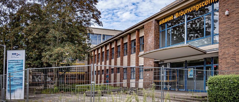 Dauerbaustelle Paracelsusbad in Berlin-Reinickendorf.